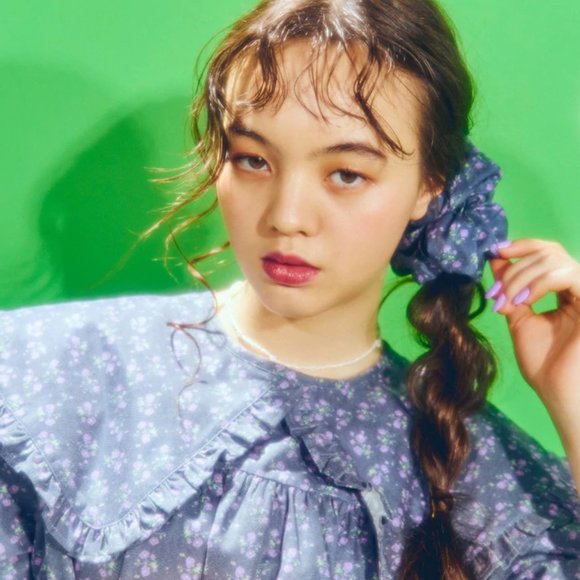 W♥C / Wego Japan large white floral scrunchie - Picture 5 of 5